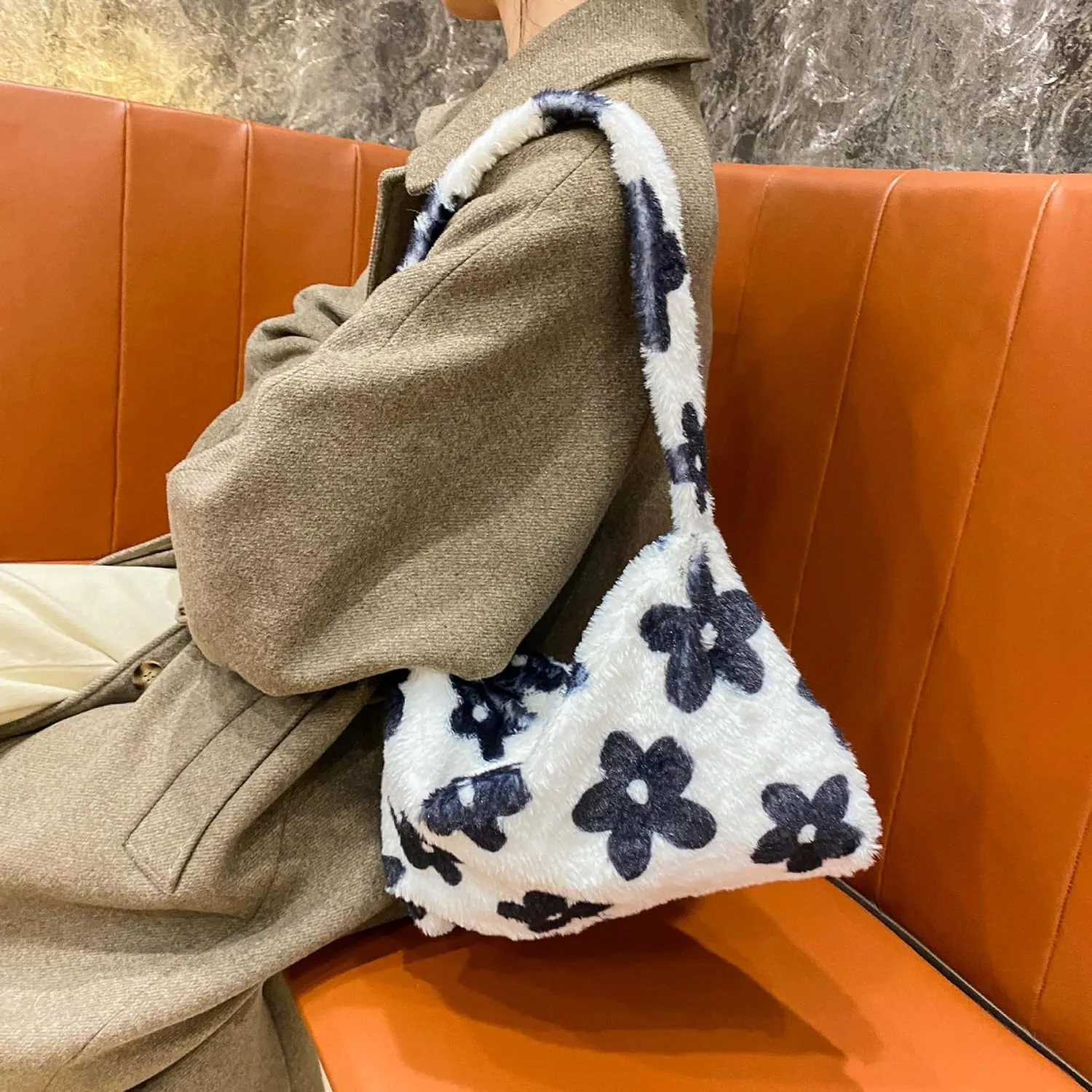 Girls Cute Plush Shoulder Bag Kawaii Tote Handbag Purse Fluffy Underarm Bag Faux Fur Dating Bag for Winter Spring (Flower)