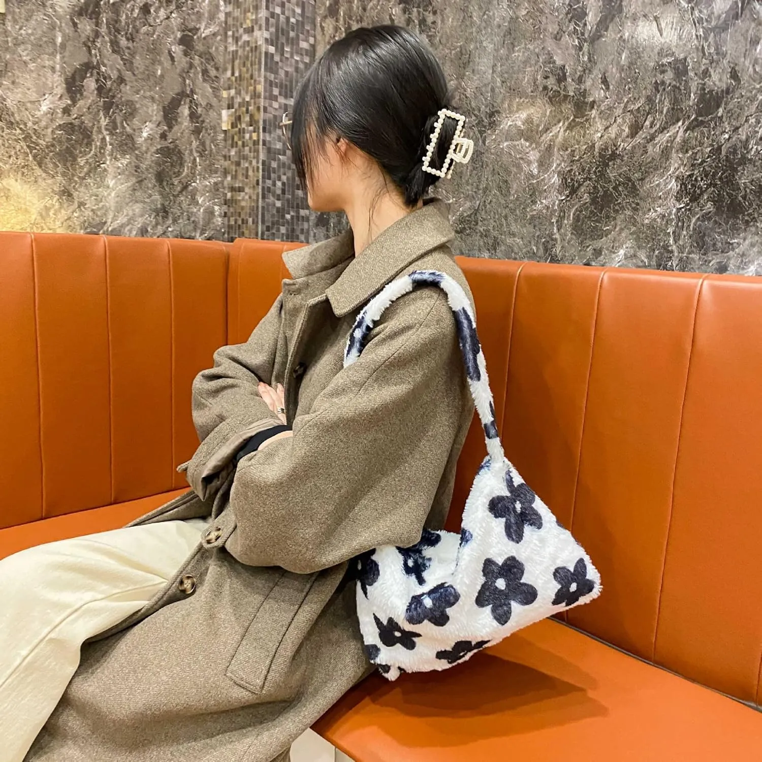 Girls Cute Plush Shoulder Bag Kawaii Tote Handbag Purse Fluffy Underarm Bag Faux Fur Dating Bag for Winter Spring (Flower)
